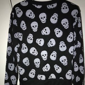No Boundaries Skull Sweater